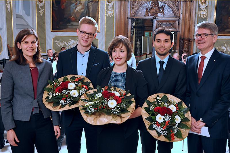 Possehl-Ingenieur-Preisverleihung in Lübeck: v.l.: Muriel Helbig, THL-Präsidentin; Henrik Siegel, Preisträgerin Karina Jepsen, Cesar Andres Carvaja Arrieta, Max Schön, Possehl, 