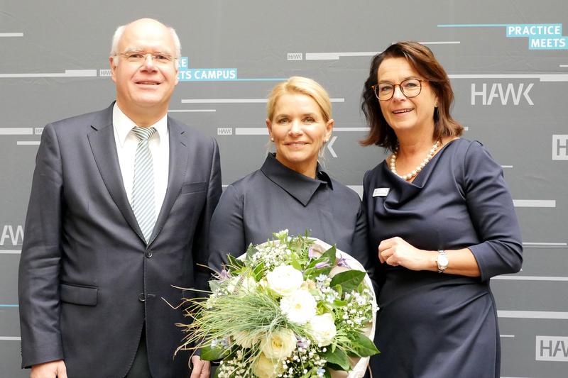 Dekan Dr. Ulrich Hundertmark, ZIA-Geschäftsführerin Sun Jensch und Prof. Dr. Susanne Ertle-Straub (v.l.).