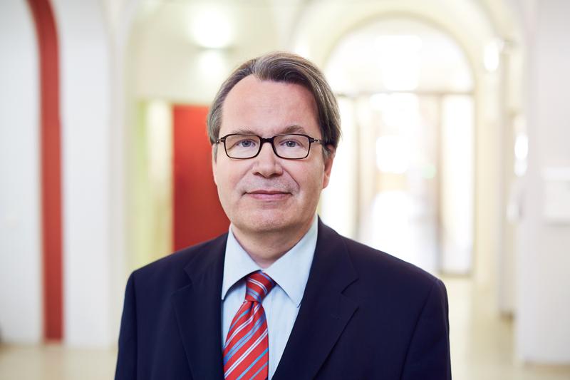 Prof. Georg Juckel ist Ärztlicher Direktor des LWL-Universitätsklinikums Bochum. 