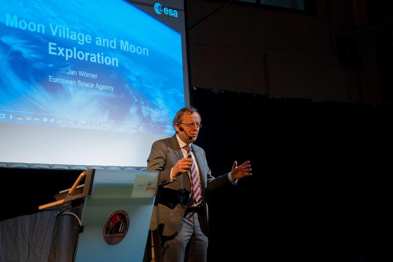 ESA-Generaldirektor Prof. Dr. Jan Wörner hielt eine Key Note zum Thema Exploration anlässlich der Präsentation der ersten Forschungsergebnisse von "MaMBA".