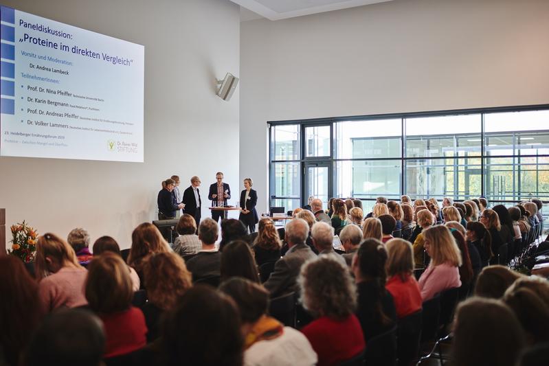 Das ausgebuchte Heidelberger Ernährungsforum zum Thema „Proteine“ lieferte den Teilnehmern zahlreiche aktuelle Informationen und bot viel Raum für Diskussionen