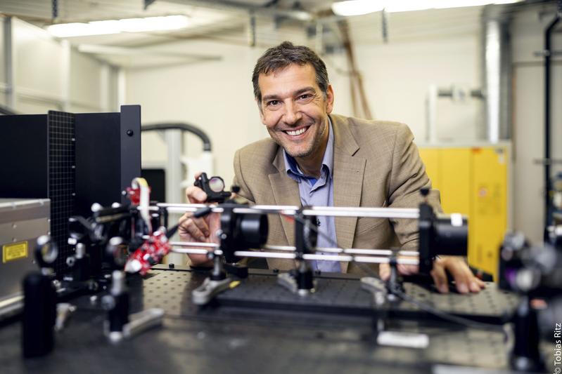 Prof. Andrés Lasagni erhält gemeinsam mit seinem Zwillingsbruder Fernando den argentinischen Staatspreis für seine besonderen Leistungen auf dem Gebiet der Ingenieurwissenschaft.