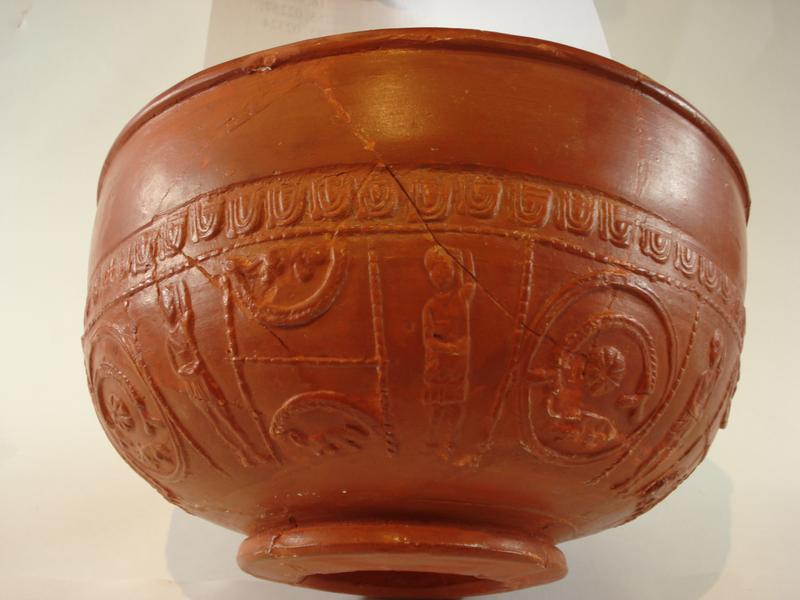 Sigillata-Schüssel aus Gallien, 2. Jahrhundert nach Christus.