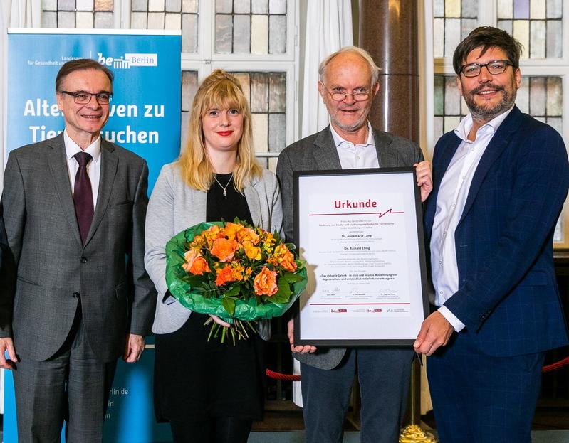 Franz Allert, Dr. Annemarie Lang, Dr. Rainald Ehrig, Dr. Dirk Behrendt (v.l.) bei der Preisverleihung.