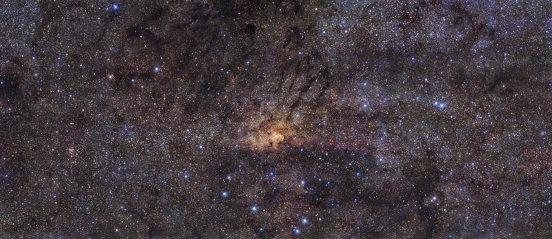 Aufnahme der Zentralregion der Milchstraße mit einer Auflösung von 0,2 Bogensekunden, aus Daten des HAWK-I-Instruments am Very Large Telescope der ESO für die Durchmusterung der zentralen Scheibe 