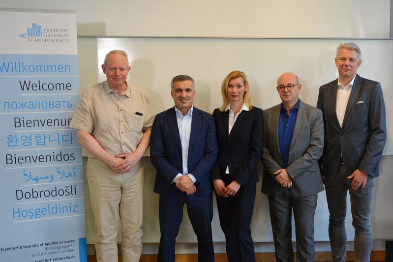 Der Vorstand (v.l.): Dr. Thomas Tilli (AISOMA AG), Baki Irmak (Unternehmer), Prof. Dr. Anne Riechert (Frankfurt UAS), Alfred Ermer (ARAGO GmbH) und Stefan Jäger (Stadt Frankfurt).