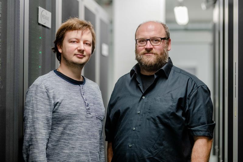 Die erfolgreichen Materialforscher Thomas Hammerschmidt (links) und Yury Lysogorskiy