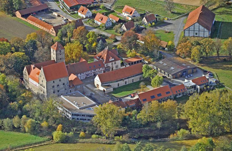 1300 Studierende lernen auf dem Kulturcampus der Uni Hildesheim. Die denkmalgeschützte Burganlage wurde für den Fachbereich „Kulturwissenschaften und Ästhetische Kommunikation“ saniert und erweitert.