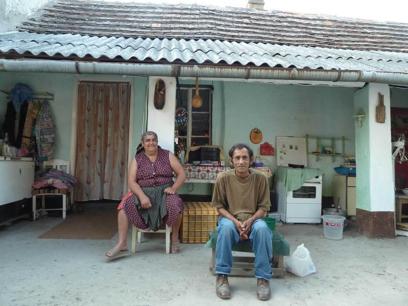 Mitglieder einer Bajeschi-Familie in der südungarischen Gemeinde Alsószentmárton.