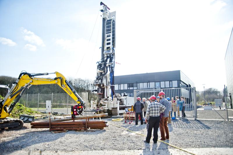 Als Forschungszentrum mit anwendungsorientierter Forschung passt das Geothermiezentrum gut zu den Instituten der Fraunhofer-Gesellschaft. 