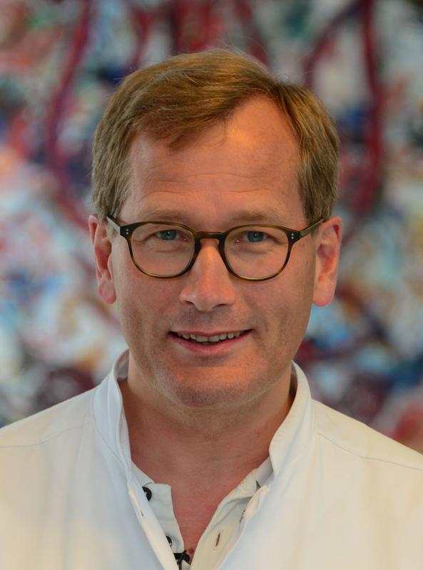 Prof. Dr. med. Jan Gummert, Vorstandsmitglied der Deutschen Herzstiftung und Direktor der Klinik für Thorax- und Kardiovaskularchirurgie am Herz- und Diabeteszentrum Nordrhein-Westfalen HDZ NRW