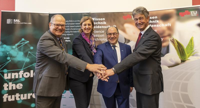 f.l.t.r.: SAL Managing Director Werner Luschnig, Styrian State Councillor Barbara Eibinger-Miedl, the Chairman of the Supervisory Board of SAL Ingolf Schädler and TU Graz Rector Harald Kainz 