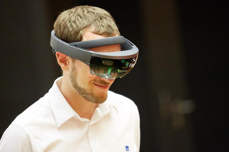 Andreas Jakl mit der HoloLens