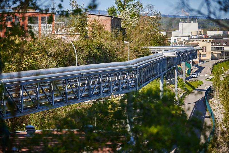 Die Forscher knüpfen in ihrem Konzept immer wieder an Bestehendes an: Im Osten der Stadt gibt es bereits ein Leitungsnetz, über das mehrere Industriebetriebe Wasserstoff austauschen.