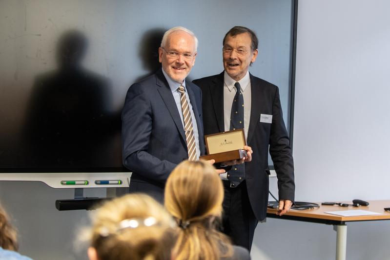 Prof. Dr. Michael Braun (links) und Wilhelm Wessels (rechts)