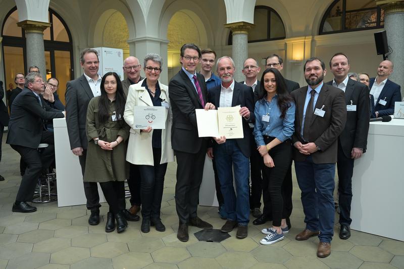 Ostfalia Hochschule erhält Stiftungsprofessur Radverkehr von Bundesminister Andreas Scheuer
