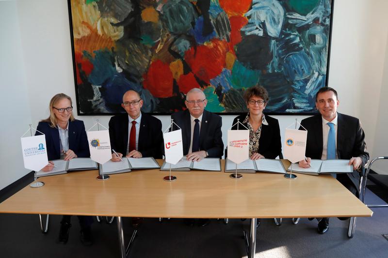 The chairmanships of the universities in Lodz, Lyon, Milan and Thessaloniki have signed the cooperation agreements for "TruMotion" together with the University President Prof. Birgitta Wolff. 