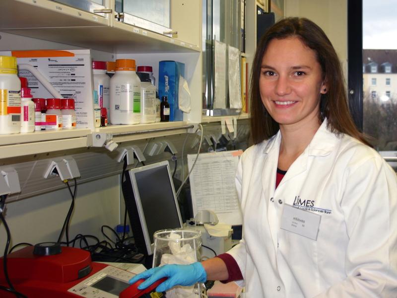 Prof. Dr. Elvira Mass from the Life & Medical Sciences Institute (LIMES) and the Cluster of Excellence ImmunoSensation of the University of Bonn.