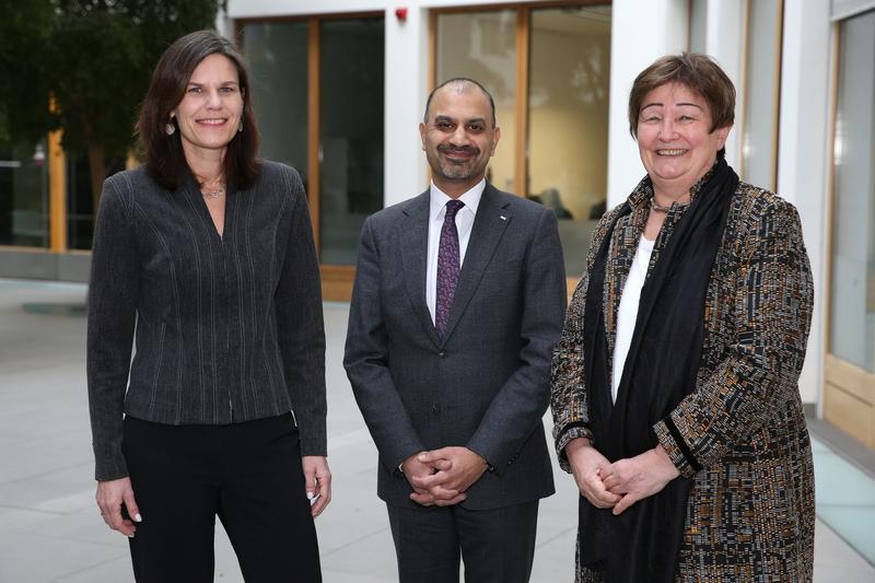 v.l.: DAAD-Vizepräsidentin Dr. Muriel Helbig, DAAD-Präsident Prof. Dr. Joybrato Mukherjee und DAAD-Generalsekretärin Dr. Dorothea Rüland