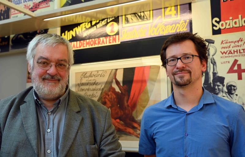 Prof. Dr. Michael Dreyer (l.) und Dr. Andreas Braune von der Forschungsstelle Weimarer Republik der Universität Jena. 