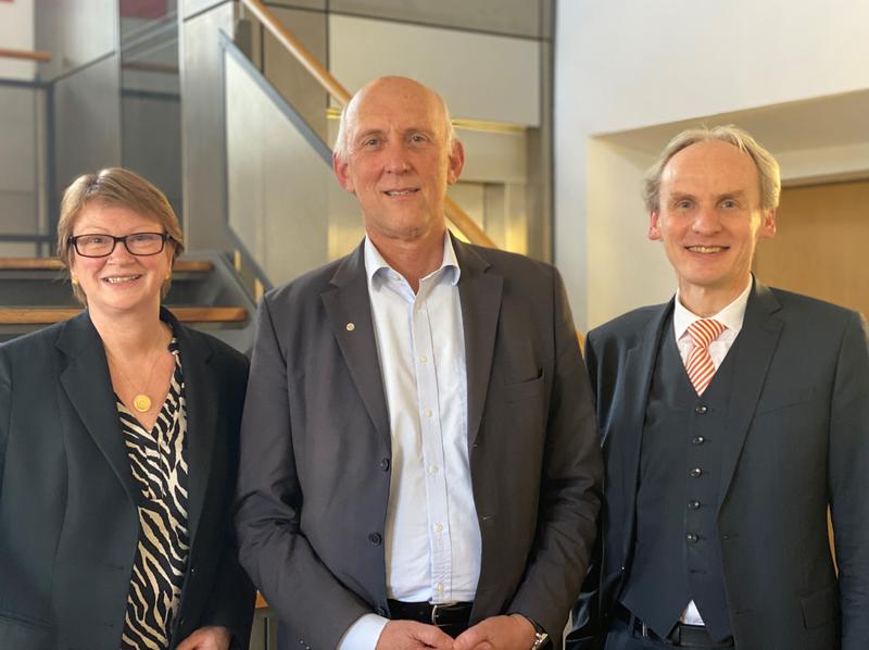 Prof. Dr. Christiane Fritze, Prof. Dr. Walter Schober und Prof. Dr. Martin Leitner bilden den neuen Vorstand von Hochschule Bayern e.V.