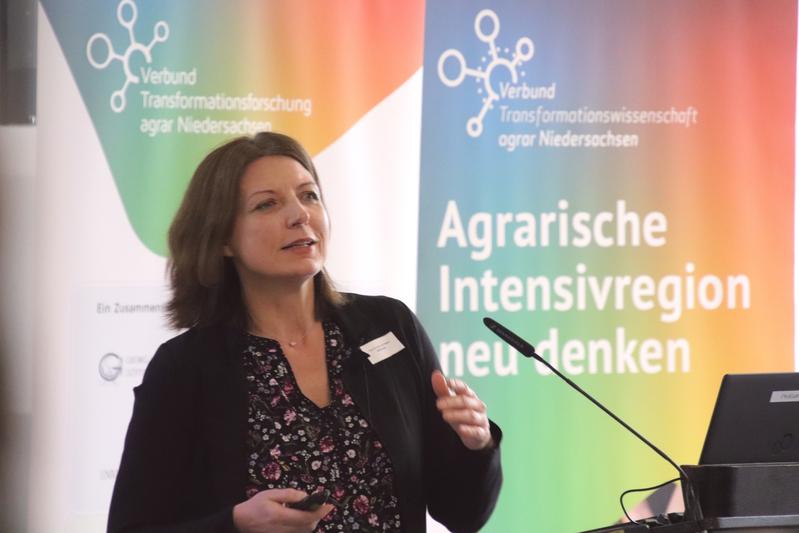 Dr.in Maria Gellermann von der Koordinierungsstelle Transformationsforschung Agrar  an der Universität Vechta spricht über die ASP-Risikoampel der Universität Vechta.