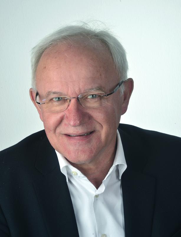 Nach über 30 Jahren Tätigkeit am IAT verabschiedet sich Prof. Dr. Josef Hilbert in den Ruhestand. 