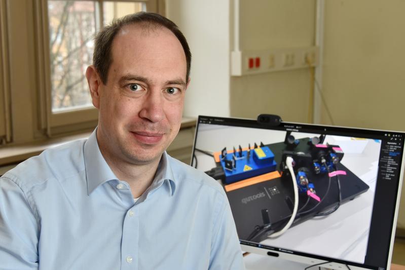 Holger Cartarius ist neuer Professor für Physikdidaktik an der Uni Jena und will moderne Physikthemen wie Quantenmechanik verstärkt in den Schulunterricht einbringen.