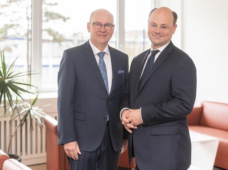 Dr. Thomas Grünewald (links) und Prof. Dr. Hans-Hennig von Grünberg (rechts). 