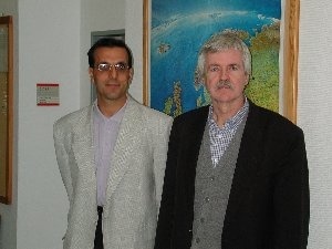 Forschung ist international. Prof. Dr. Wasim Maziak (Aleppo/Syrien, li.) und Prof. Dr. Ulrich Keil (Münster) untersuchen die Ursachen von Asthma und Allergien.