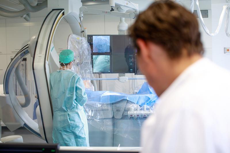 Herz-Katheter-Labor: Jährlich werden an der Innsbrucker Kardiologie 4.500 Kathetereingriffe durchgeführt 