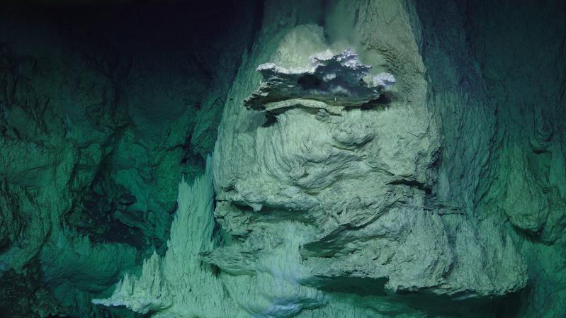 Hydrothermale Schlote im sogenannten „Lost City“-Feld im Atlantik. 
