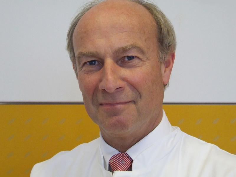 Nach über zwei Jahrzehnten als Direktor der Klinik und Poliklinik für Anästhesiologie, Intensivmedizin und Schmerztherapie seit kurzem im Ruhestand: Prof. Dr. Dr. hc. Norbert Roewer.