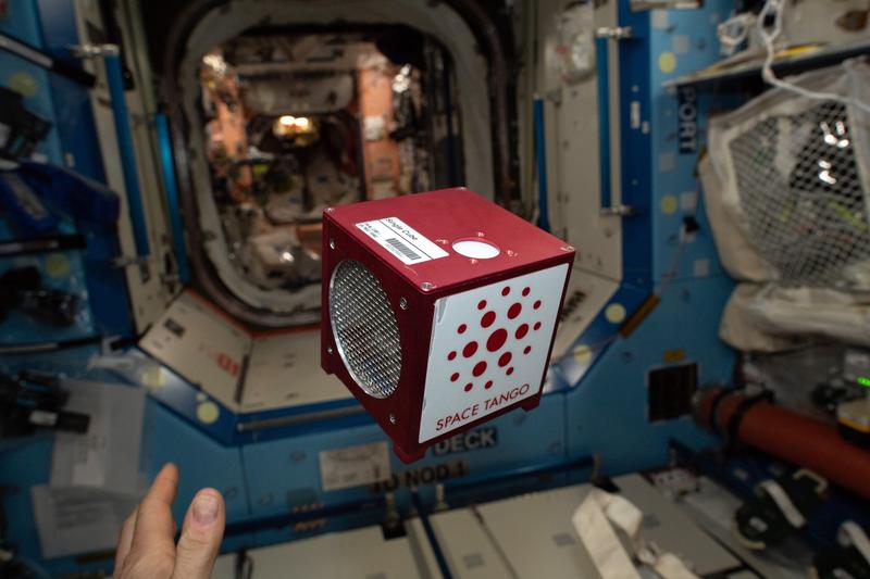 Mobiles Mini-Labor Space Tango CubeLab an Bord der internationalen Raumstation ISS.