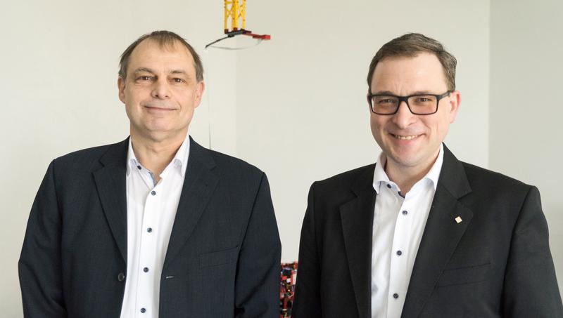 Durch die Gründung der Außenstelle wird die Zusammenarbeit der Trierer Arbeitsgruppe  der Wirtschaftsinformatik-Professoren Ingo Timm und Ralph Bergmann mit dem DFKI in Kaiserslautern ausgebaut.