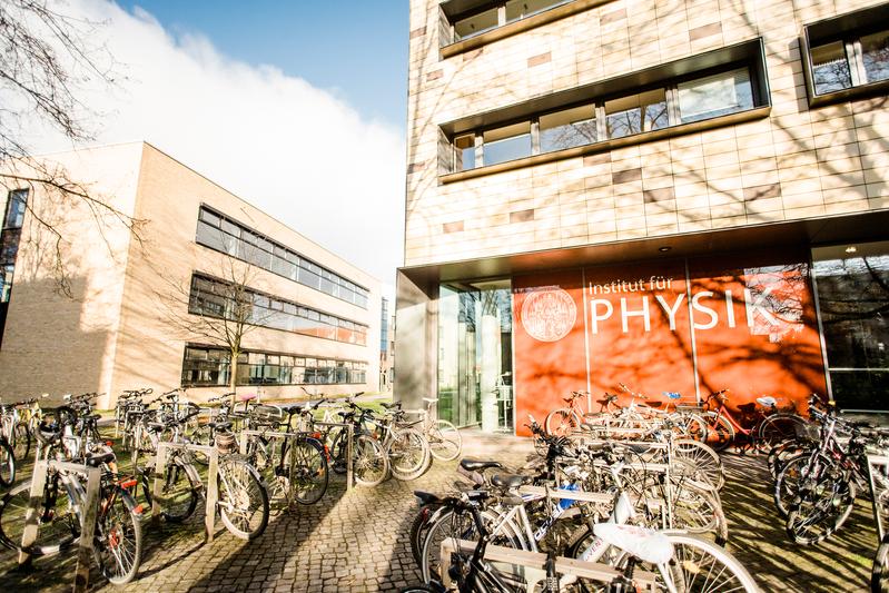 Außenansicht des Instituts für Physik der Universität Greifswald 