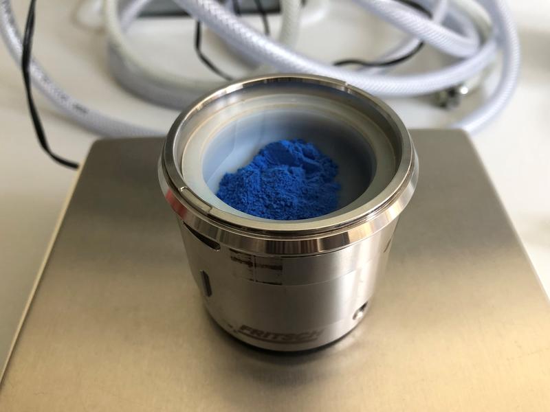 Ägyptisch Blau: Aus diesem Pulver haben die Forschenden die Nanosheets gewonnen.