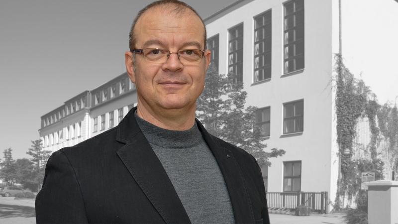 Prof. Dr. Stephan Mühlig ist Inhaber der Professur Klinische Psychologie und Psychotherapie der TU Chemnitz und Leiter der Raucherambulanz Chemnitz sowie der Psychotherapeutischen Hochschulambulanz.