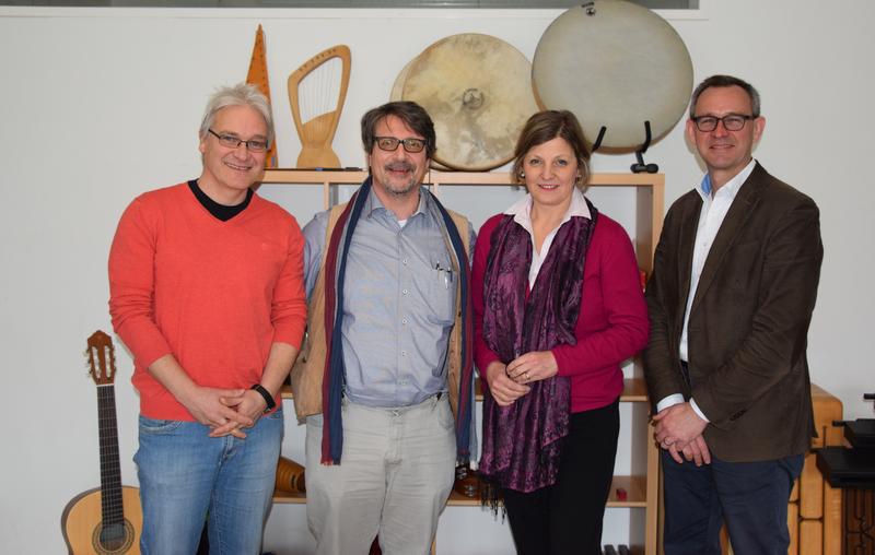 Das Herausgeberteam des Praxisleitfadens Musiktherapie in der geriatrischen Pflege: Alexander Wormit, Thomas Hillecke, Dorothee von Moreau und Carsten Diener