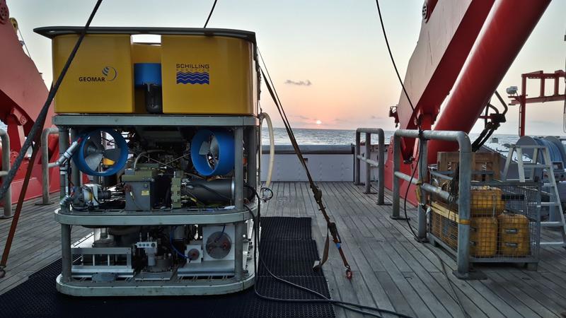 Das LIBS-System des LZH auf dem ferngesteuerten Unterwasserfahrzeug ROV Kiel 6000 des GEOMAR bei der Forschungsfahrt des Schiffes SONNE im Pazifik. 
