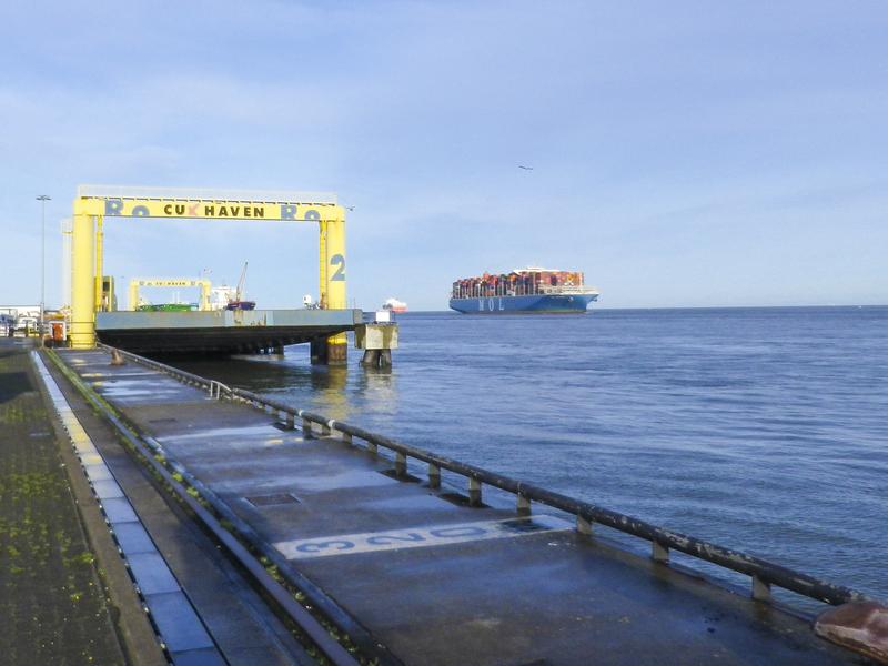 Die Kaianlage Europakai im Amerikahafen in Cuxhaven