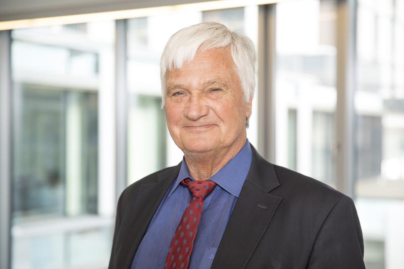 Prof. Dr. Dr. Uwe Koch-Gromus 