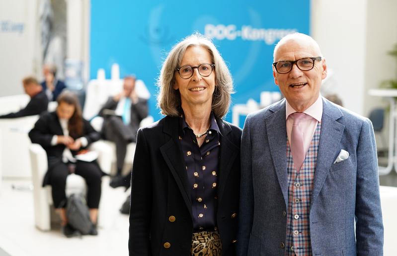 Professoren-Ehepaar Gerhard und Gabriele Lang.jpg: Nach 30 Jahren Augenheilkunde am Uniklinikum Ulm verabschieden sich Gerhard und Gabriele Lang in den Ruhestand.