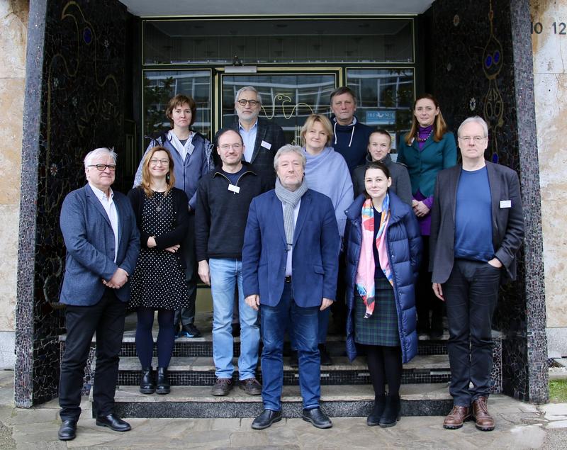 Vertreter und Vertreterinnen des neu gegründeten interdisziplinären Forschungsverbundes bei einem Arbeitstreffen im Februar 2020