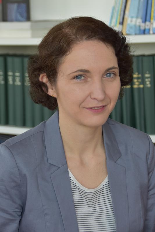 Prof. Dr. Yvonne Mast