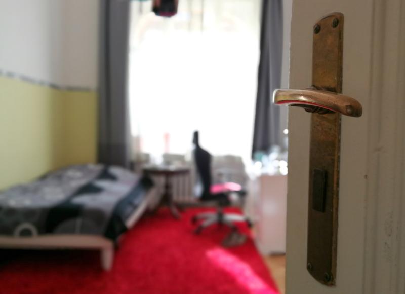 Gute Nachrichten für Studierende auf Wohnungssuche in Berlin: Es gibt noch freie Zimmer in Studierendenwohnheimen.