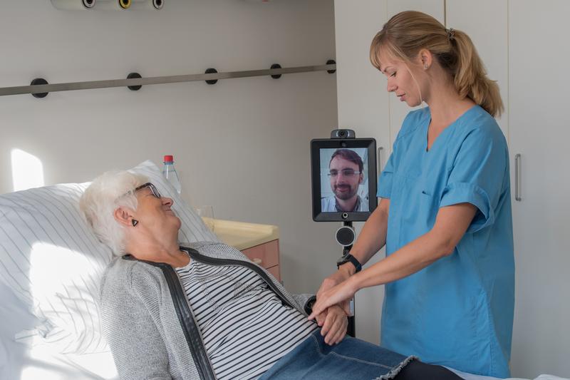 Patientenversorgung mit digitaler Unterstützung wird an der Universitätsmedizin Halle (Saale) erforscht und künftig auch Ärzten in Weiterbildung praktisch vermittelt. 