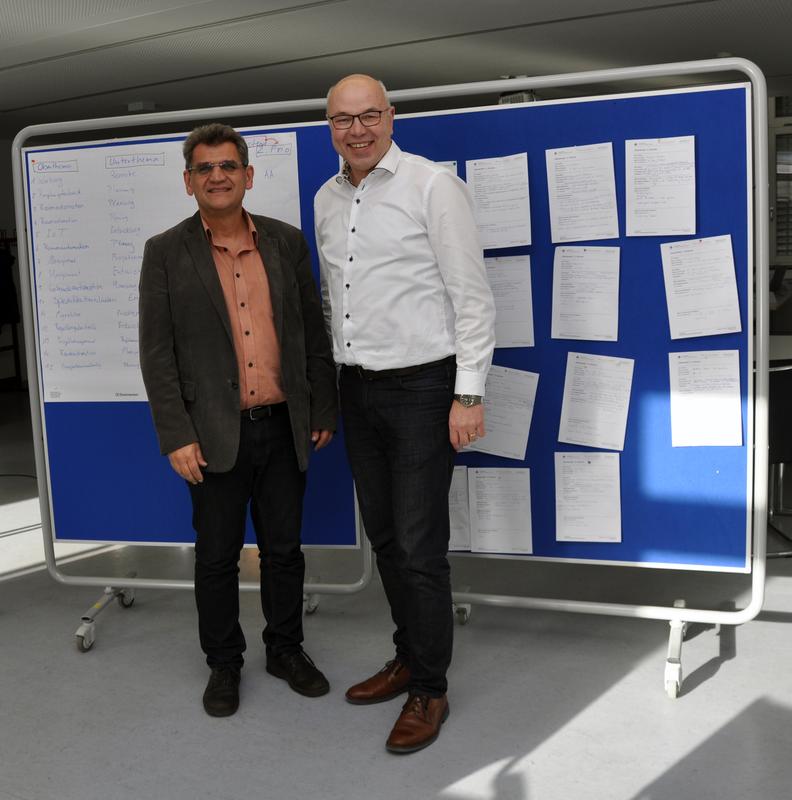  Der Masterstudiengang Gebäudeautomation ist ein Kooperationsangebot der Hochschule Biberach und der FH Münster. Die Leitung haben Prof. Martin Becker (li.) und Prof. Martin Höttecke übernommen