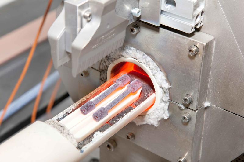 Thermozyklische Auslagerung von Werkstoffproben am DECHEMA-Forschungsinstitut 