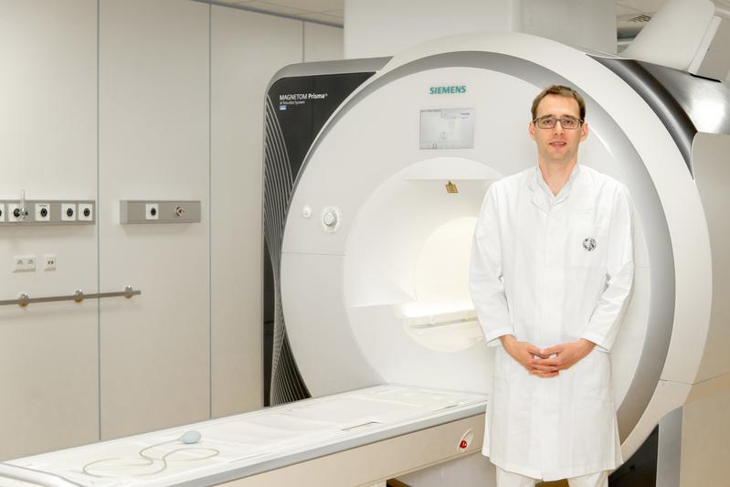 In Kooperation mit der Hamburger FUSE-AI GmbH entwickelt der Radiologie Prof. Dr. Tobias Franiel vom Universitätsklinikum Jena ein KI-basiertes Assistenzsystem zur MRT-Diagnose von Prostatakrebs.“
